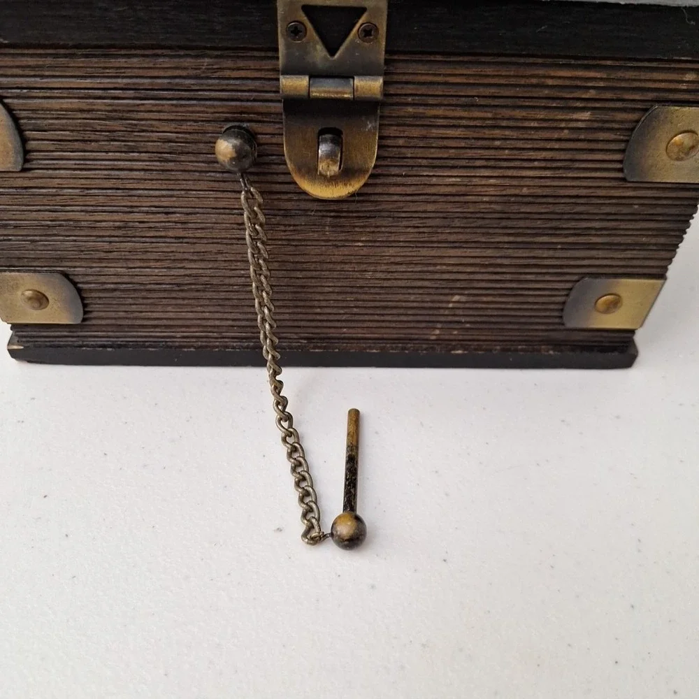 Vintage MCM Wood Brass Jewerly Box Removable Tray Red Velvet Lined 8.5